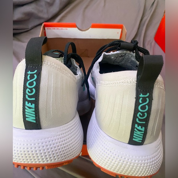 Wmns Nike react escape RN FK SOZE 10.5 NWB - Picture 5 of 9